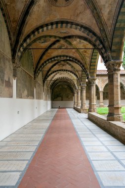 İtalya, Floransa 'da Santa Maria Novella Kilisesi' nin avlusunda..