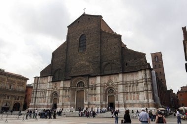 Bologna, İtalya - 13 Mayıs 2010 San Petronio Bazilikası, Bologna, Emilia Romagna, İtalya 'nın kuzeyinde yer alan Bologna Başpiskoposluğu' nun küçük bir bazilikası ve kilisesidir..