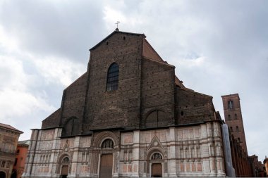 San Petronio Bazilikası, İtalya 'nın kuzeyinde yer alan Bologna, Emilia Romagna, Bologna Başpiskoposluğu' nun küçük bir bazilikası ve kilisesidir..