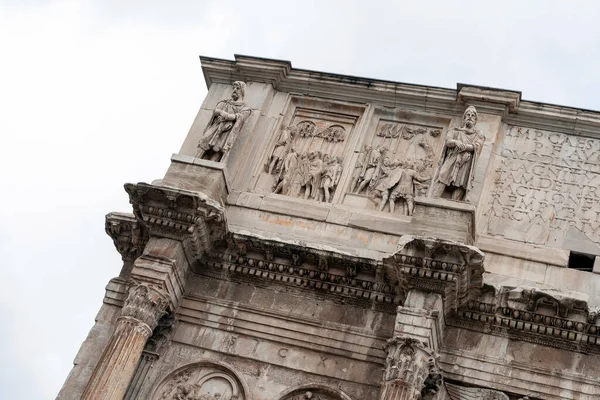 Roma Bulutlu Bir Yaz Gününde Constantine Kemeri Arco Costantino Roma — Stok fotoğraf