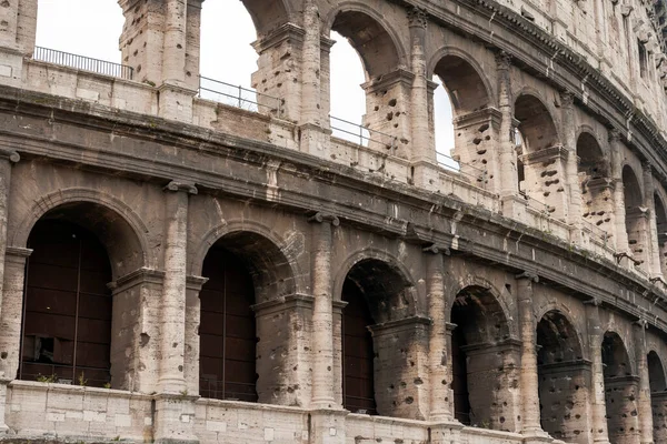 Roma Talya Bulutlu Bir Yaz Gününde Kolezyum Kolezyum Roma Forumu — Stok fotoğraf