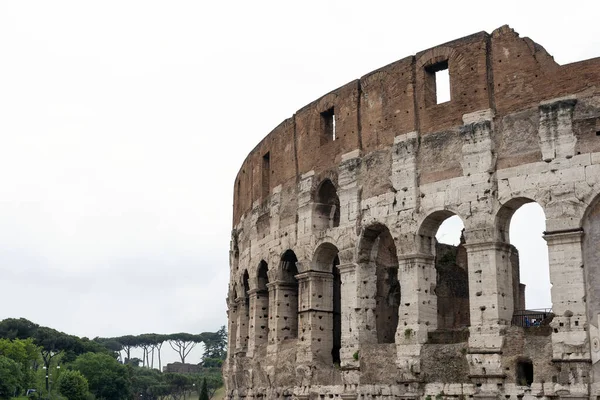 Coliseu Dia Nublado Verão Roma Itália Coliseu Anfiteatro Oval Centro — Fotografia de Stock