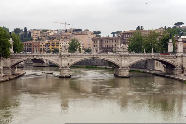 Ponte Vittorio Emanuele Vatikánnal Háttérben Egy Nyári Napon — Stock Fotó