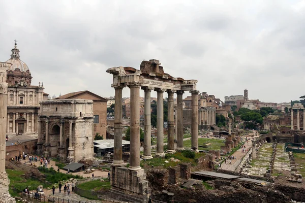 Ρώμη Ιταλία Μαΐου 2010 Ναός Του Κρόνου Στο Forum Romanum — Φωτογραφία Αρχείου