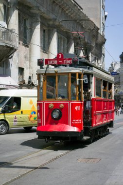 İstanbul, Türkiye - 8 Haziran 2014: İstanbul 'da Taksim-Tunel Nostaljik Tramvayı.