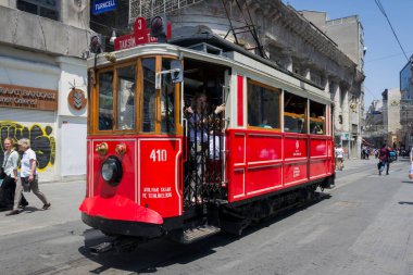 İstanbul, Türkiye - 8 Haziran 2014: İstanbul 'da Taksim-Tunel Nostaljik Tramvayı.