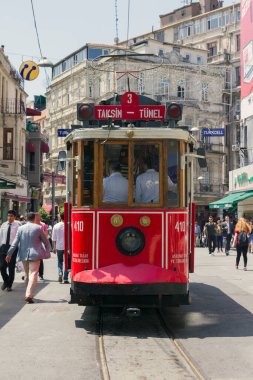İstanbul, Türkiye - 8 Haziran 2014: İstanbul 'da Taksim-Tunel Nostaljik Tramvayı.
