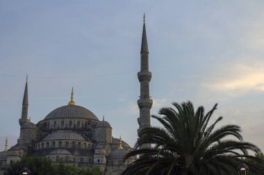 Sultan Ahmed Camii (Türkçe: 