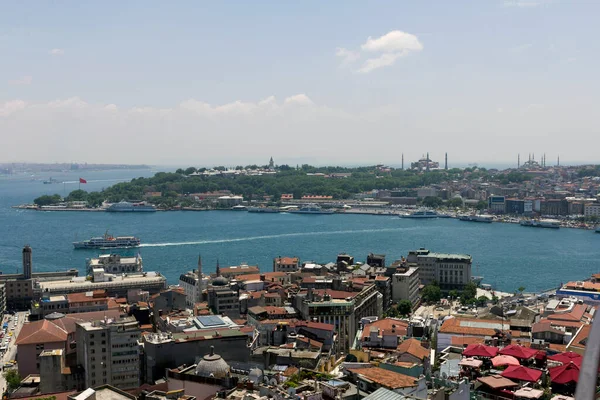 Pohled Město Istanbul Věže Galata Zlatým Rohem Pozadí — Stock fotografie