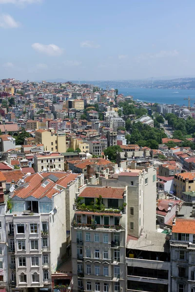 Pohled Město Istanbul Věže Galata Mostem Bosphorus Pozadí — Stock fotografie