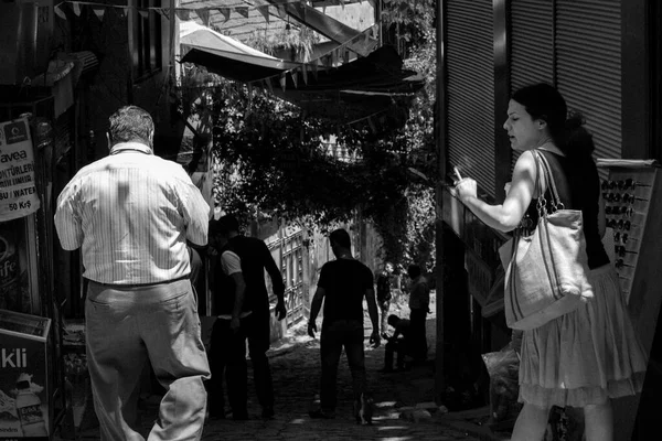 Istambul Turquia Junho 2014 Uma Rua Antiga Istambul Dia Verão — Fotografia de Stock