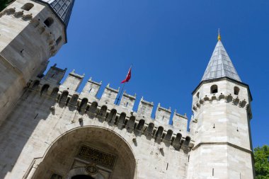 İstanbul 'daki Topkapı Sarayı' nda Selamlama Kapısı.