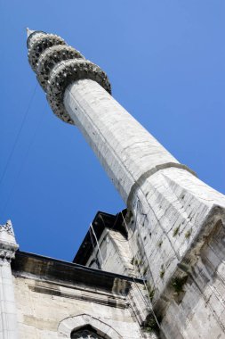 Yeni Cami başlangıçta İstanbul, Türkiye 'deki Valide Sultan Camii' ne.