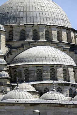 Yeni Cami başlangıçta İstanbul, Türkiye 'deki Valide Sultan Camii' ne.