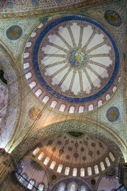 İstanbul, Türkiye 'de bulunan Mavi Cami olarak da bilinen Sultan Ahmed Camii' nin içi.
