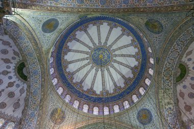 İstanbul, Türkiye 'de bulunan Mavi Cami olarak da bilinen Sultan Ahmed Camii' nin içi.