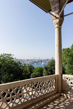 İstanbul 'da bir yaz günü Topkapı Sarayı' nın teraslarından biri..