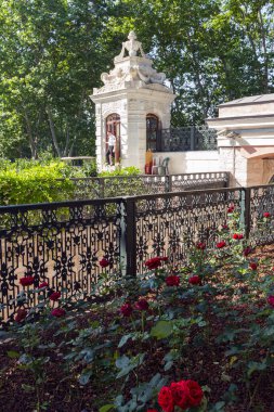 İstanbul, Türkiye - 8 Haziran 2014: İstanbul 'daki Topkapı Sarayı' nın avlusu.