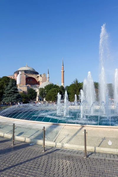 Hagia Sophia Kupolák Minaretek Isztambul Óvárosában Előtérben Ahmad Maydan Szultán — Stock Fotó