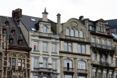 Belçika 'da bir yaz günü, Brüksel Şehir Merkezi' ndeki Mont des Art 'taki binalar.