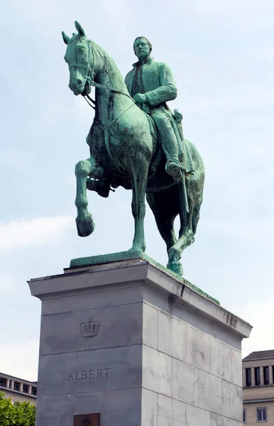 Estátua Equestre Rei Alberto Frente Biblioteca Real Bélgica Por Alfred — Fotografia de Stock