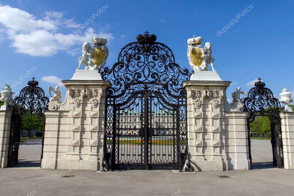 Puerta del castillo de Belvedere. Belvedere es un complejo histórico de