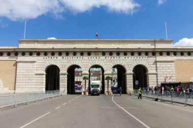 Viyana, Avusturya - 20 Nisan 2014: Avusturya, Viyana 'daki Hofburg Sarayı Dış Kale Kapısı.