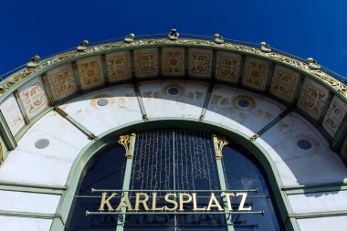 Viyana, Avusturya - 20 Nisan 2014: Avusturya 'nın Viyana kentindeki Otto Wagner Pavyonu.