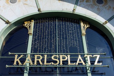 Viyana, Avusturya - 20 Nisan 2014: Avusturya 'nın Viyana kentindeki Otto Wagner Pavyonu.