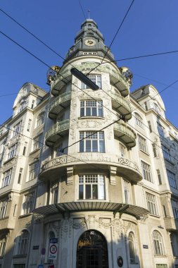 Viyana, Avusturya - 20 Nisan 2014: Güneşli bir günde Viyana Güzel Sanatlar Merkezi. 1994 yılından bu yana, Litvanya Cumhuriyeti Büyükelçiliği ve Moldova Cumhuriyeti Büyükelçiliği.