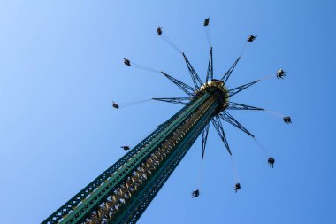 Avusturya, Viyana 'daki Prater lunaparkında atlıkarınca