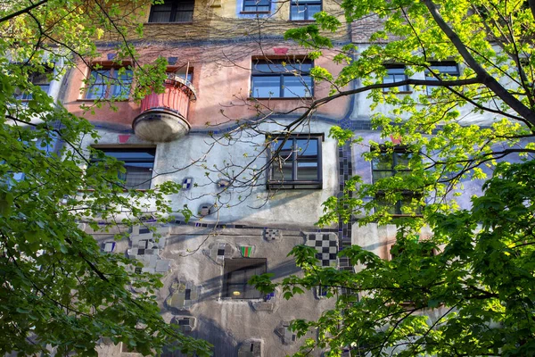 하우스 Hundertwasser House 오스트리아빈에 아파트로 오스트리아 예술가 Friedensreich Hundertwasser 아이디어와 — 스톡 사진