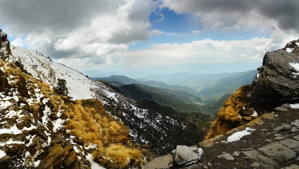 Mountain ranges and gorge — Stock Photo, Image