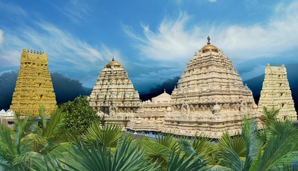 Vista panorâmica hindu Templo de Narasimha — Fotografia de Stock