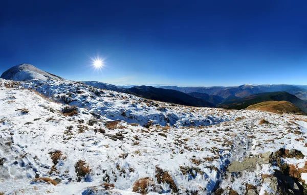 Petros pico y Svidovets cresta — Foto de Stock