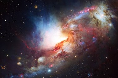 Derin uzayda bir yerde güzel bir galaksi. Kozmik duvar kağıdı. Bu görüntünün elementleri NASA tarafından desteklenmektedir