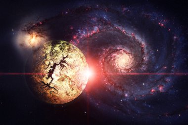 Derin uzayda bir yerde güzel bir galaksi. Kozmik duvar kağıdı. Bu görüntünün elementleri NASA tarafından desteklenmektedir