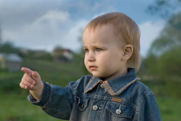 Los niños es más inteligente que los adultos — Foto de Stock