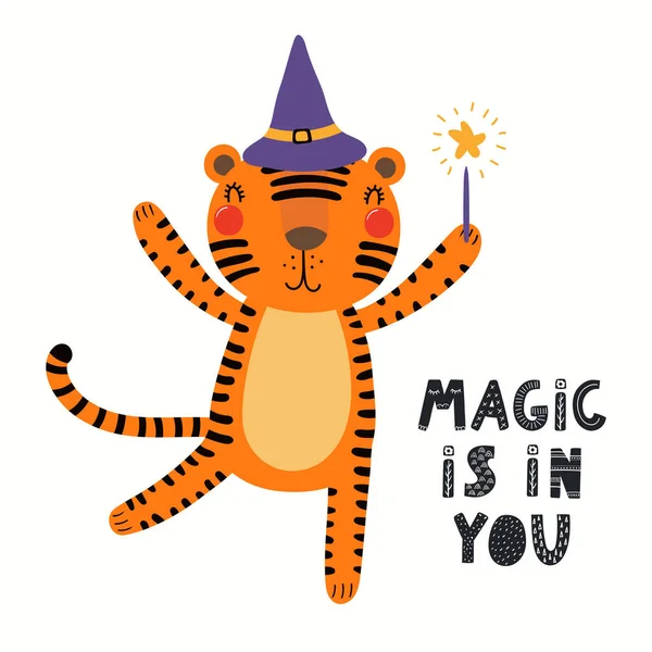 Lindo tigre divertido mago en un sombrero con varita mágica — Vector de stock