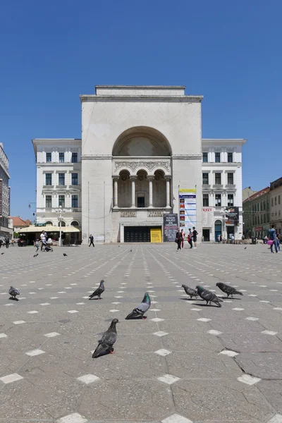 Budova v Temešváru, Rumunsko divadlo a Opera — Stock fotografie