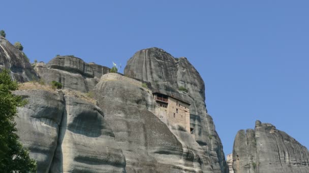 Meteora Griekenland, klooster St. Nicholas Anapafsas — Stockvideo