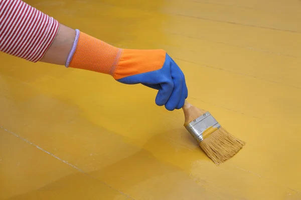 Casa renovação, pintura de piso — Fotografia de Stock