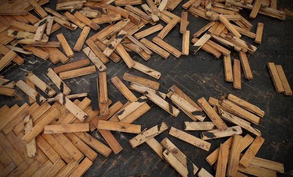 Old Damaged Parquet Removal Heap Small Planks Bitumen Covered Floor — Stock Photo, Image