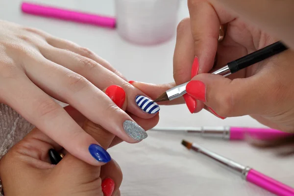 Schoonheidsbehandeling van vingernagels — Stockfoto