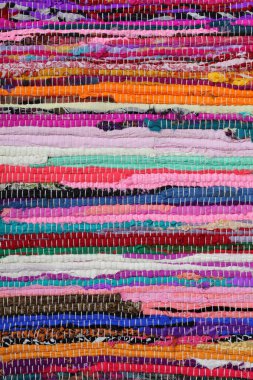 El yapımı renkli retro halı