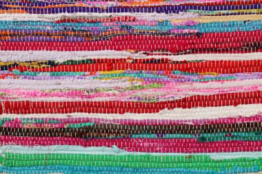 Geri dönüşüm, el yapımı renkli etnik retro halı