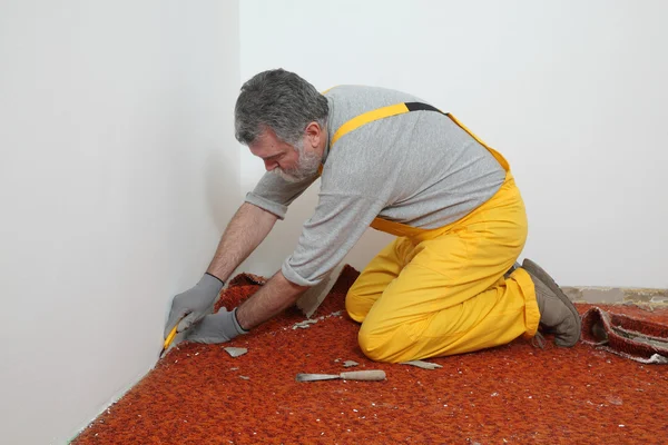 Home renovation, carpet remove — Stock Photo, Image