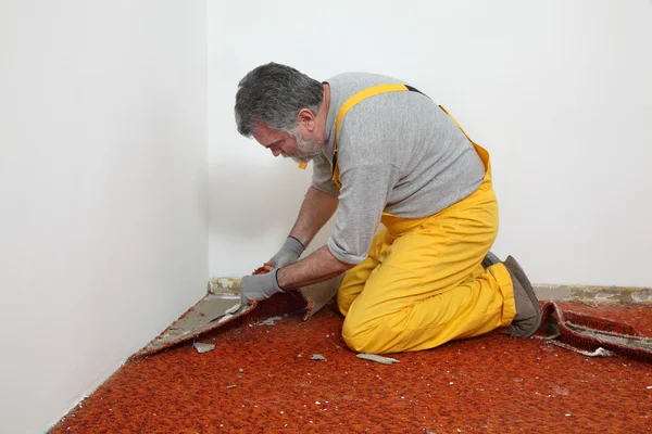 Home renovation, carpet remove — Stock Photo, Image
