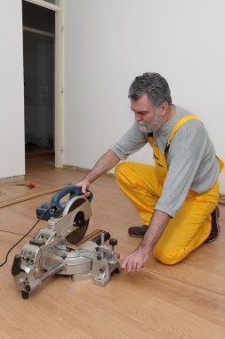 Laminat yer döşeme, yetişmek indirelim