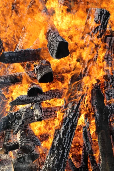 Incendio, legna bruciata — Foto Stock